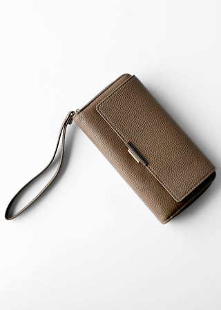 SLIM WRISTLET CLUTCH