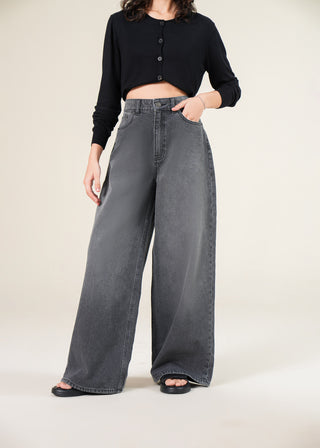 Wide legged jeans