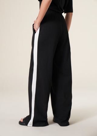 Contrasting side stripe trouser