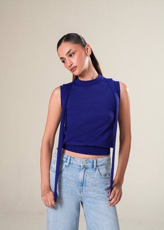 Sleeveless Tie-neck knit top