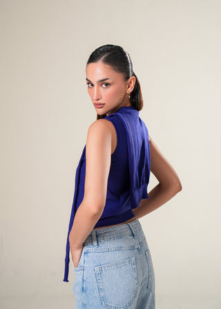 Sleeveless Tie-neck knit top