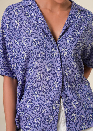 Notch collar dropped shoulder floral shirt