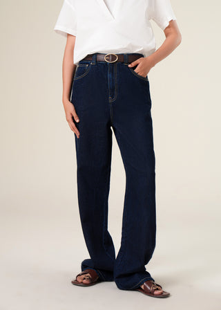 Straight legged Jeans