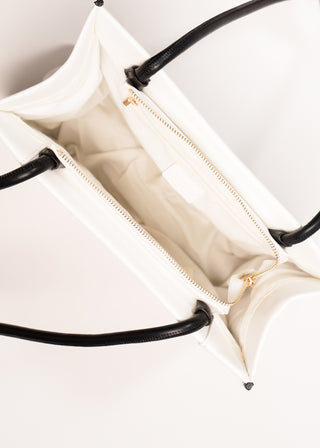 Boxy Shoulder bag with contrasting details