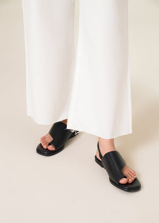 Wide strap toe ring sandal