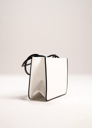 Boxy Shoulder bag with contrasting details
