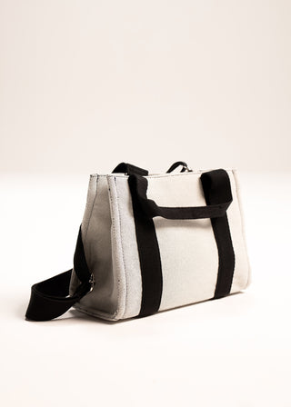 Canvas shoulder bag with contrasting strap