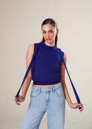 Sleeveless Tie-neck knit top