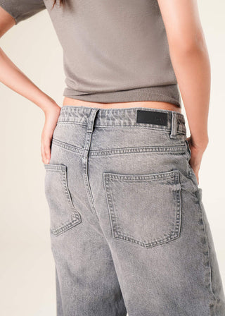 Straight legged Jeans