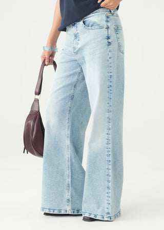 Flared Leg Jeans- WS26-412