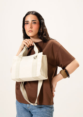 Canvas shoulder bag with contrasting strap