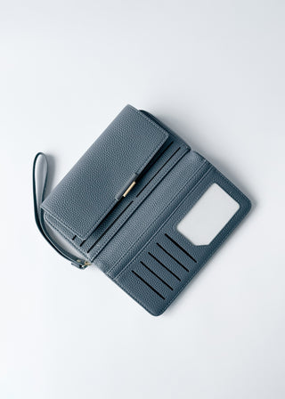 SLIM WRISTLET CLUTCH